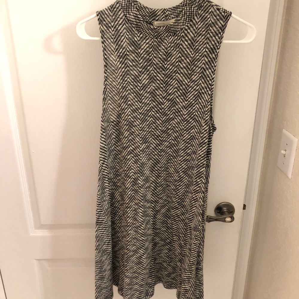 Houndstooth sleeveless dress